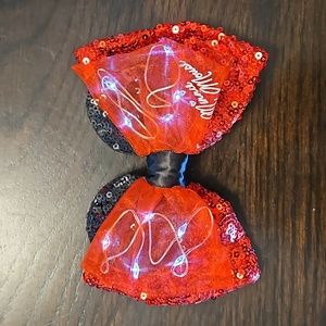 🦋5/$15 Minnie Mouse Red LED Bow